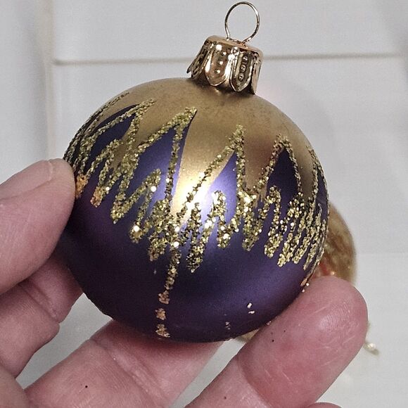 4 Christmas Classics Hand Decorated Glass Ornaments European No Box ~ 1.5 Inches - Picture 9 of 12